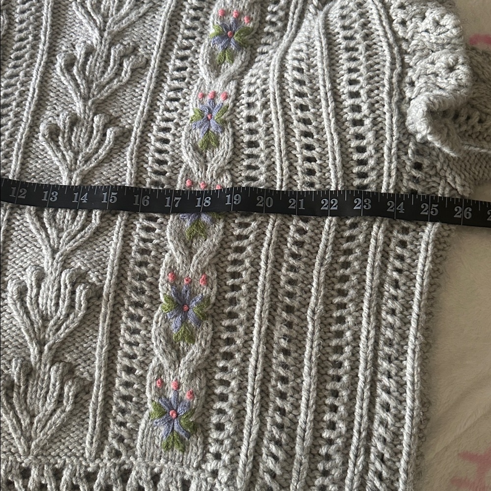 ZARA Embroidered Gray Flowery Sweater Front and Back Intricate Design Size M - Picture 7 of 9